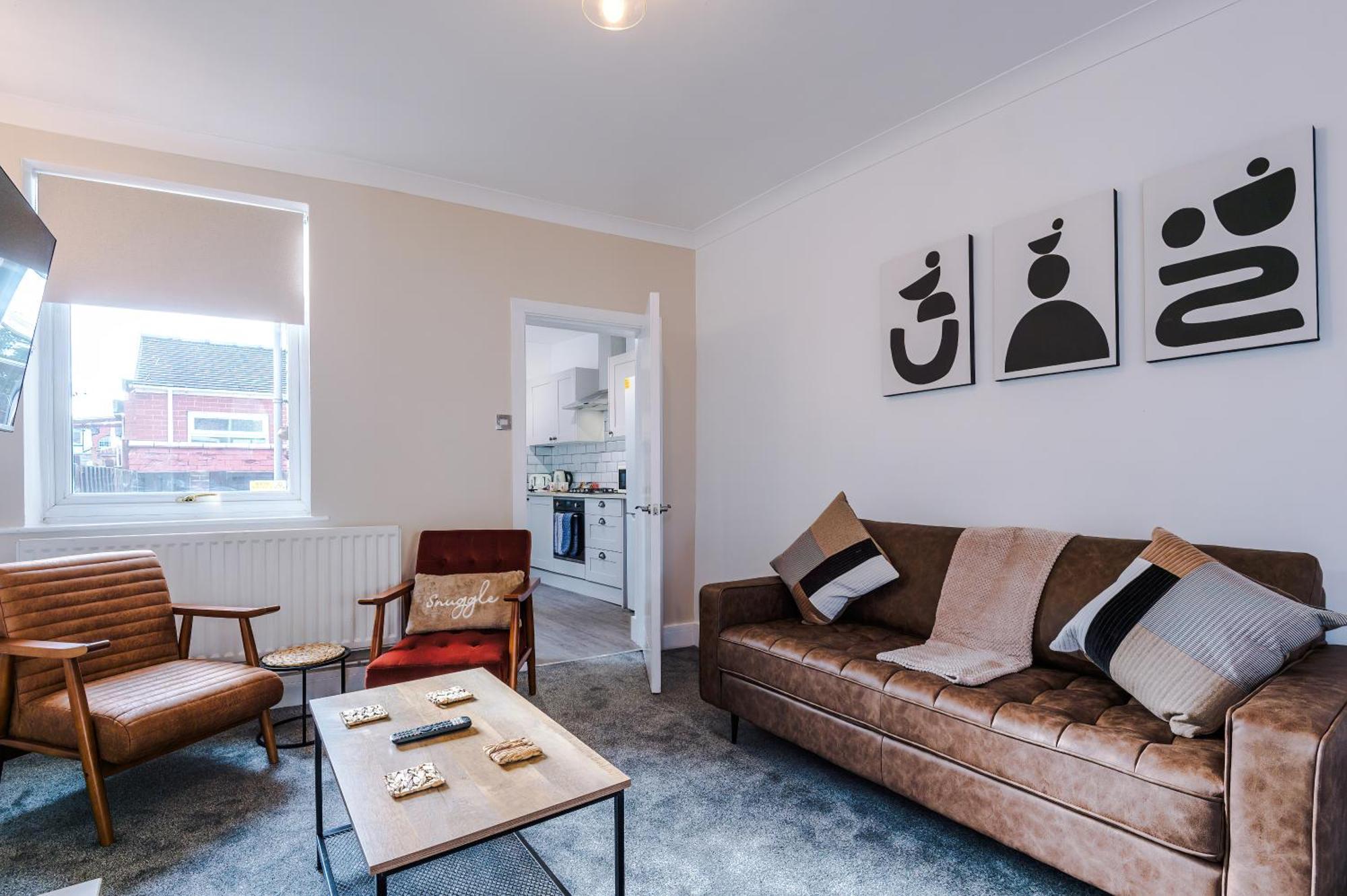 Oxford House By Yourstays - 3 Bedroom House In Newcastle-under-lyme Holiday home Stoke-on-Trent