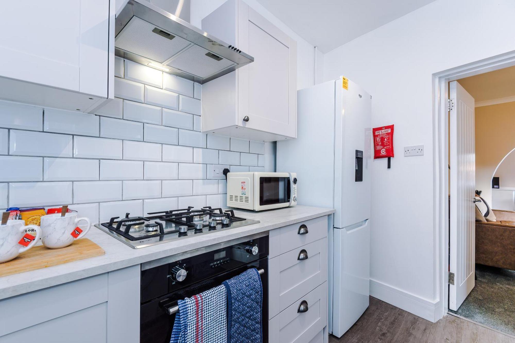 Oxford House By Yourstays - 3 Bedroom House In Newcastle-under-lyme Stoke-on-Trent