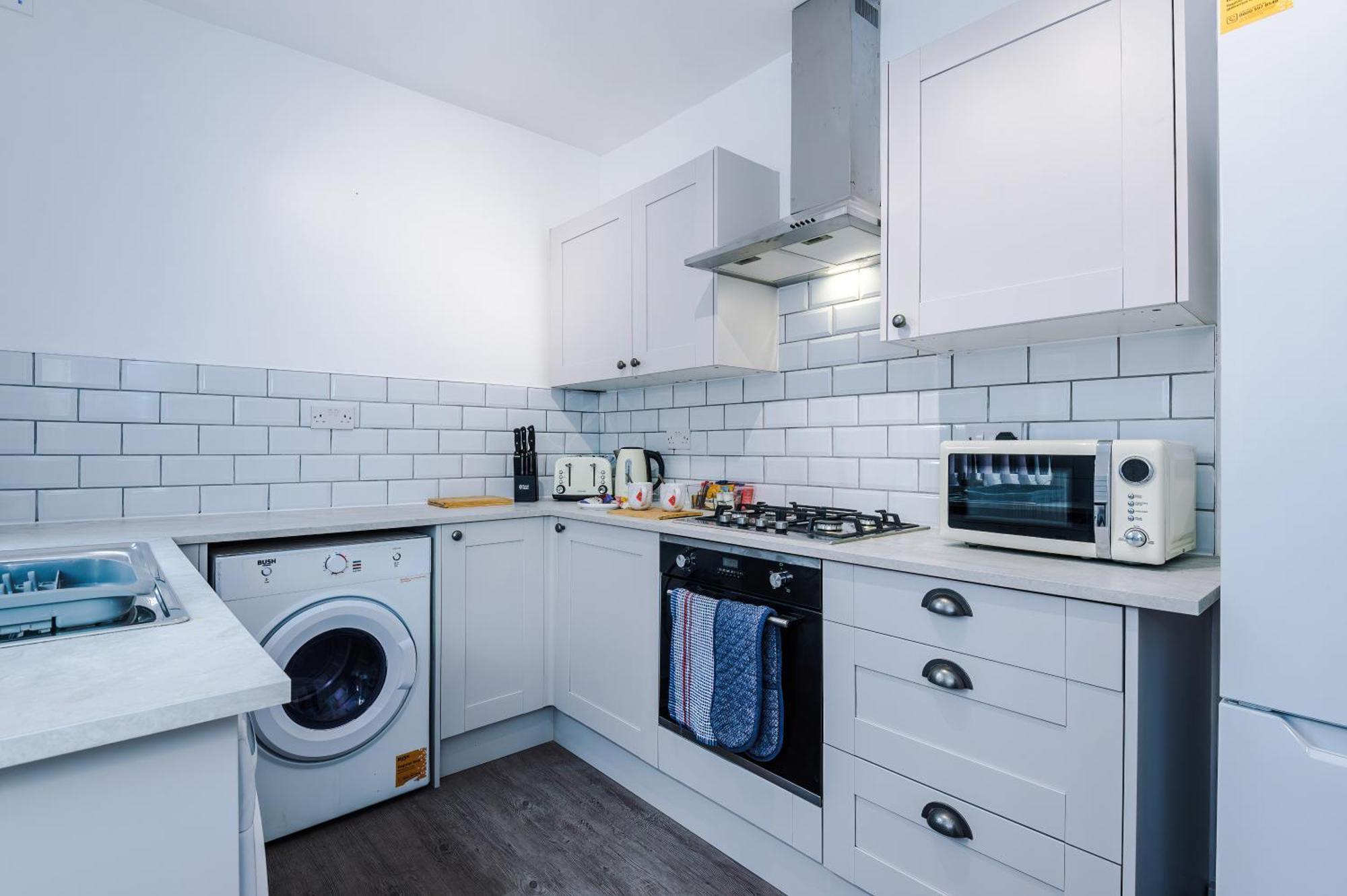 Oxford House By Yourstays - 3 Bedroom House In Newcastle-under-lyme Holiday home Stoke-on-Trent